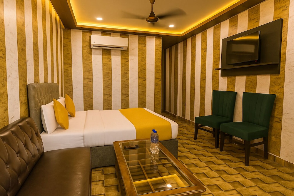 comfort stay saheed path ahimamau near lulu mall