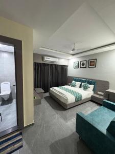 hotel r town