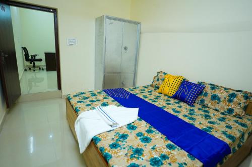 G Square Rooms,,3 star