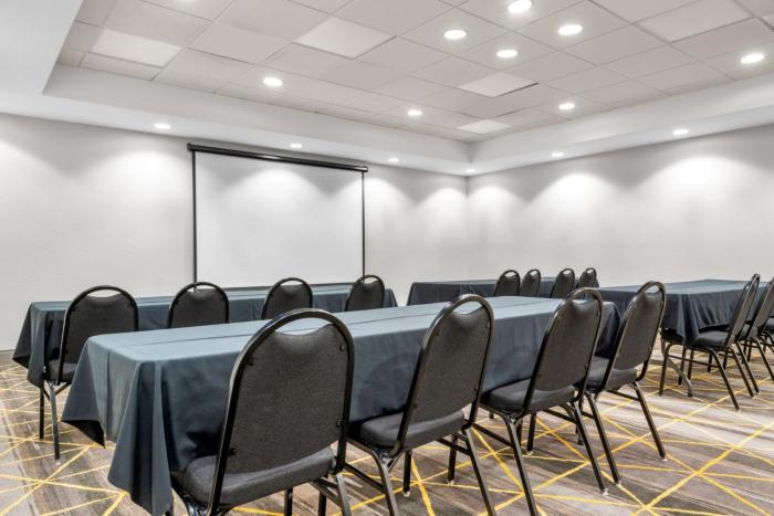 holiday inn rock springs by ihg