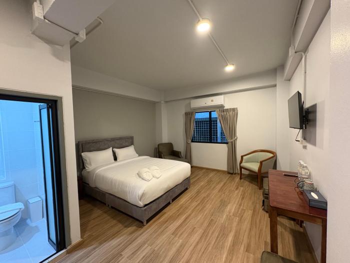 hometown stays hatyai