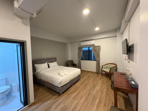 hometown stays hatyai