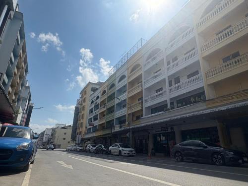 hometown stays hatyai