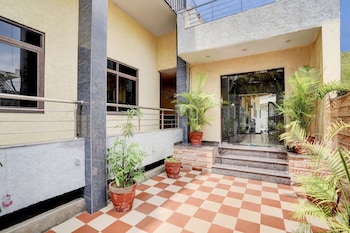 Hotel Tanwar,,2 star