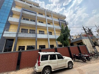 Hotel Tanwar,,2 star