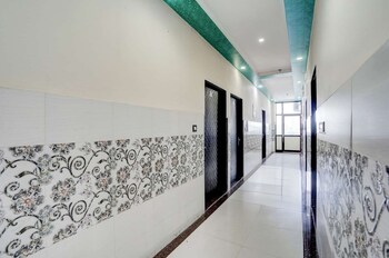 Hotel Tanwar,,2 star