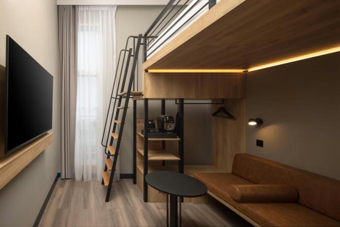 moxy london piccadilly circus