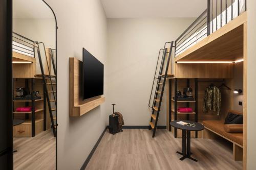 moxy london piccadilly circus