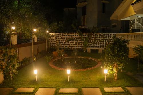 Castle 360 Inn,,2 star