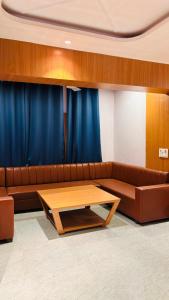 The Royal Hotel,,2 star