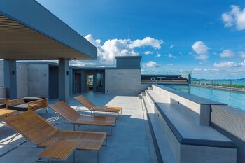 brandnewhighendsauna icebathseaview c106