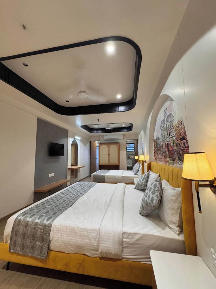 hotel royal galleria