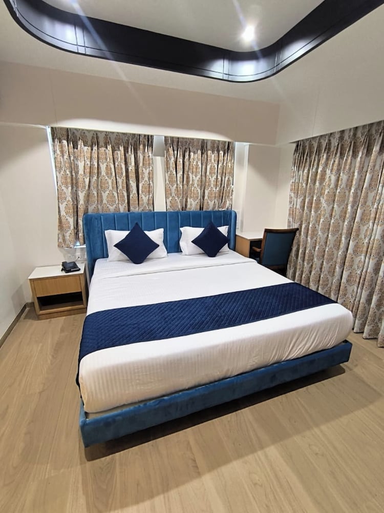 hotel royal galleria