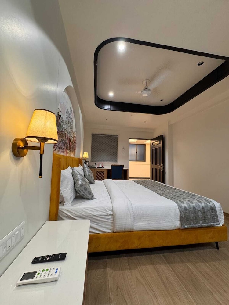 hotel royal galleria