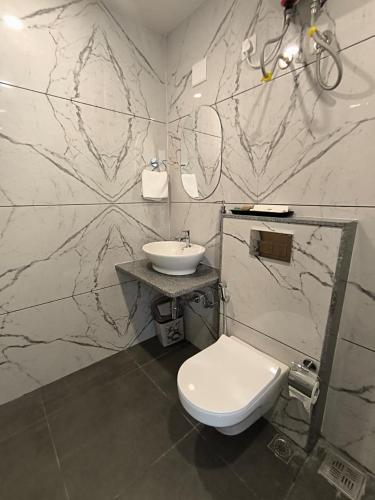 Hotel Royal Galleria,,2 star