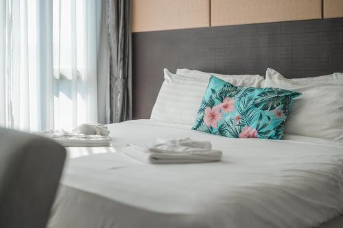 thearistoluxury beach resort phuket c153