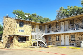 Mi Amor Inn & Suites By Hotel O Dallas Tx Hwy 352,,0 star