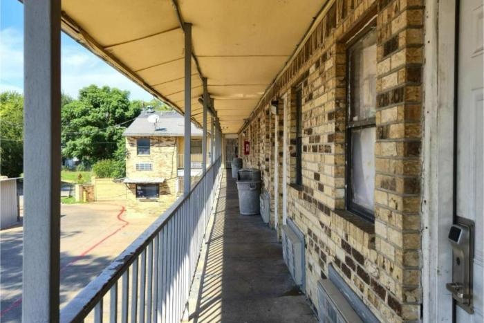 mi amor inn and suites by hotel o dallas tx hwy 352