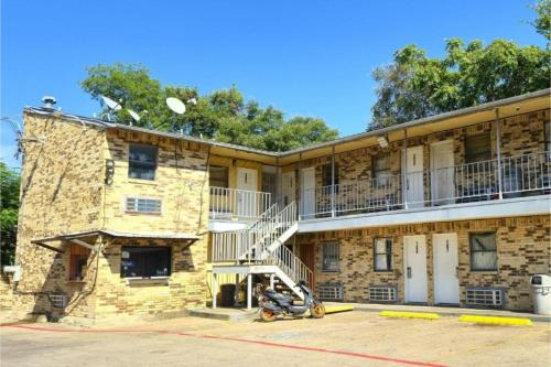 mi amor inn and suites by hotel o dallas tx hwy 352