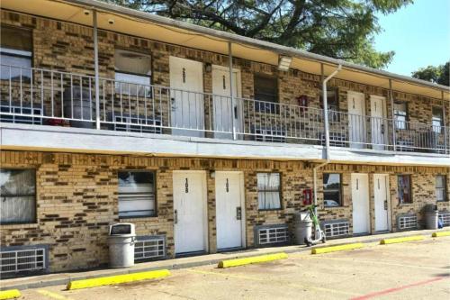 mi amor inn and suites by hotel o dallas tx hwy 352