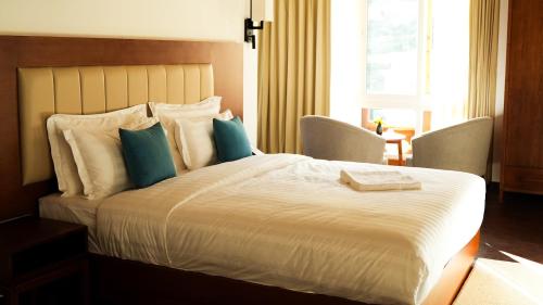 the 33rd executive suites