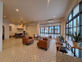 Trat Hometown,,0 star