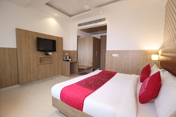the elevate hotel