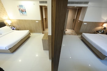 the elevate hotel