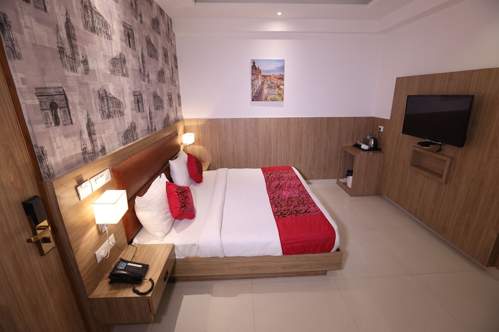 the elevate hotel