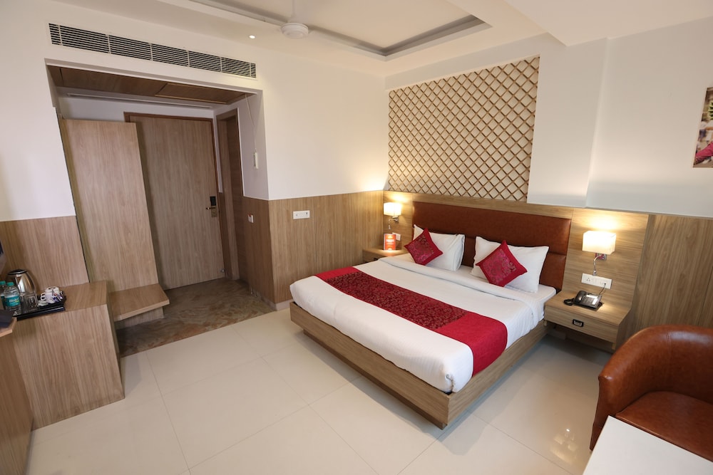 the elevate hotel