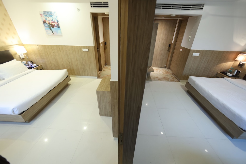 the elevate hotel