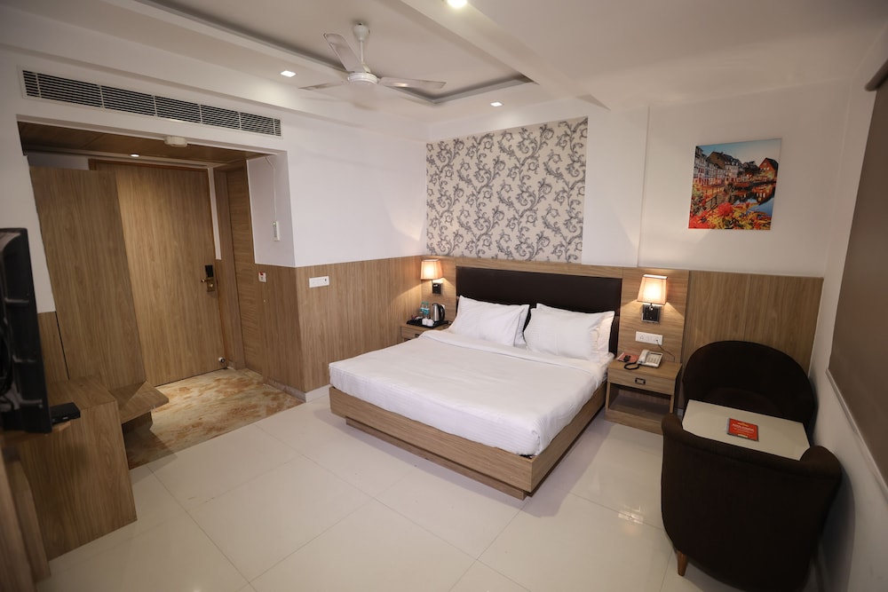 the elevate hotel