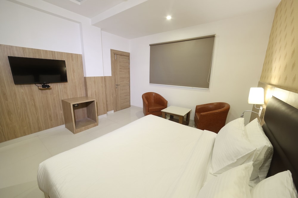 the elevate hotel
