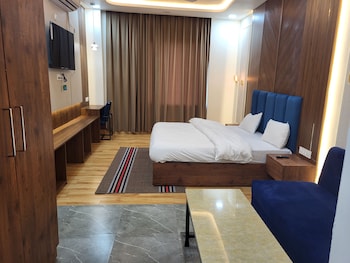 hotel mg kitchen and banquet