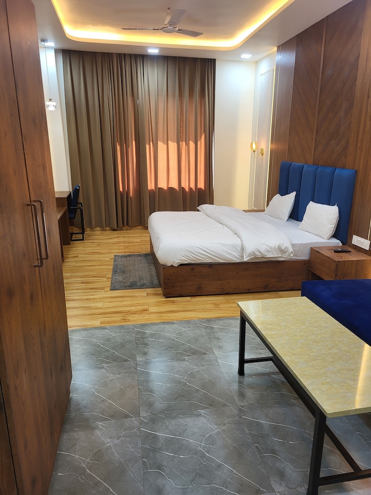 hotel mg kitchen and banquet