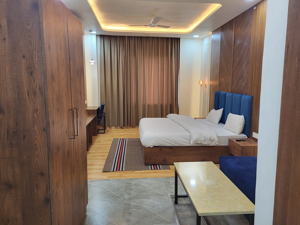 hotel mg kitchen and banquet