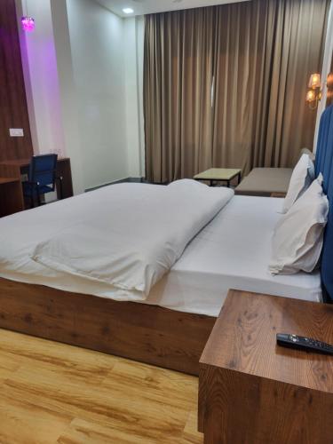 hotel mg kitchen and banquet