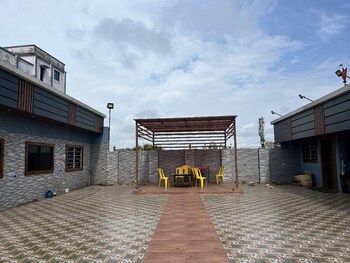 hotel shree mani residency