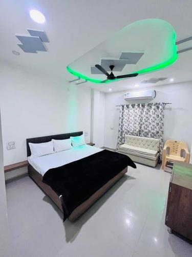 Hotel In Naimisharanya,,2 star