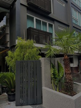 shiney home