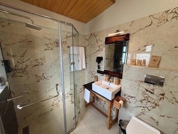 vanhills luxury home stay in jim corbett