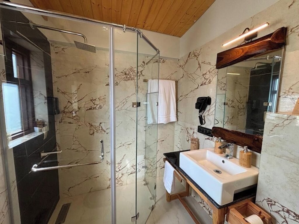 vanhills luxury home stay in jim corbett