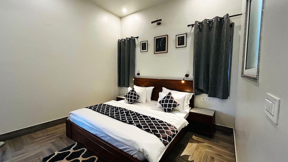 vanhills luxury home stay in jim corbett