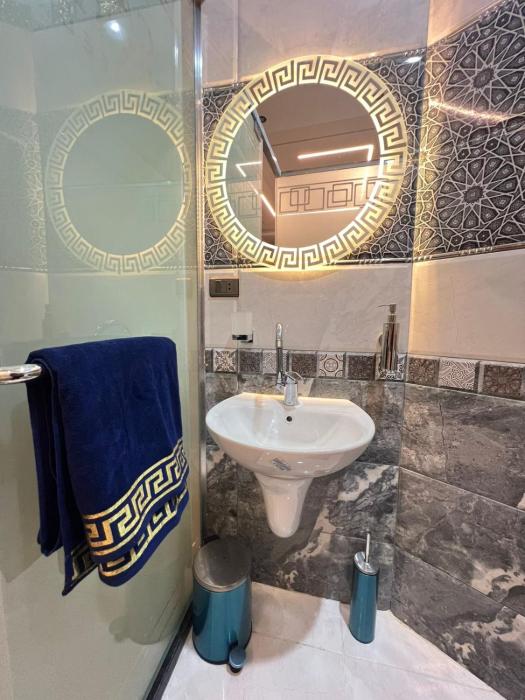 cairo crystal hotel