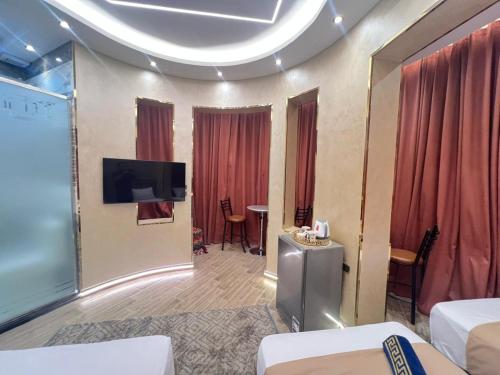 cairo crystal hotel