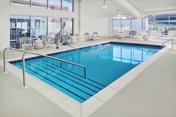 Element Branson,201 Pat Nash Dr,3 star