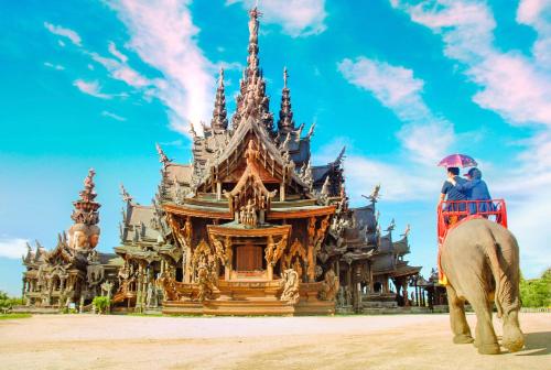 elegant 2 bed room near to beach luxury stay