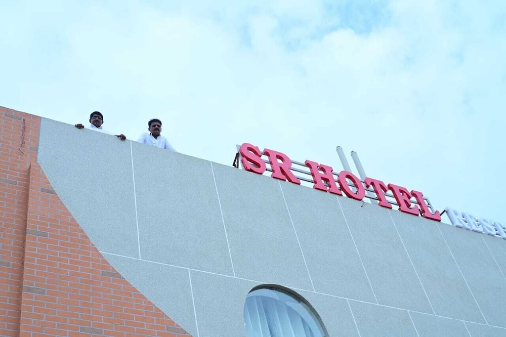 sr hotel restaurant and cafe