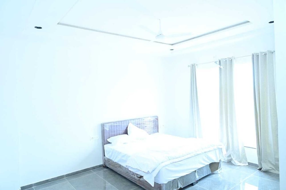 sr hotel restaurant and cafe