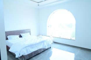 sr hotel restaurant and cafe